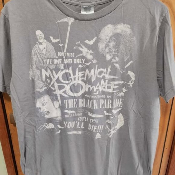 My Chemical Romance size L concert tee shirt-Unisex - Picture 1 of 4